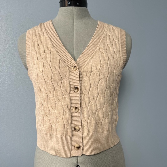 Marled Sweaters - Marled Cable Knit Button Front Sweater Vest Beige Size Small